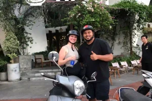 scooter-delivery-da-nang-at-hotel